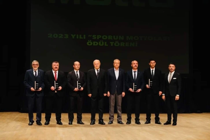 Başkan Bozkurt&rsquo;a Yılın Spor Dostu &ouml;d&uuml;l&uuml;
