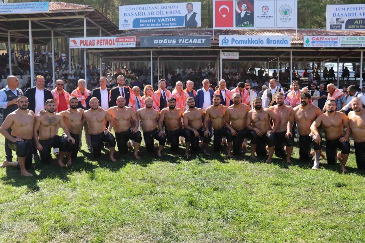 Başkan Bütün; "Belediye bütçesine dokunmadan Beyağaç’ta dillere destek bir festival yaptık"