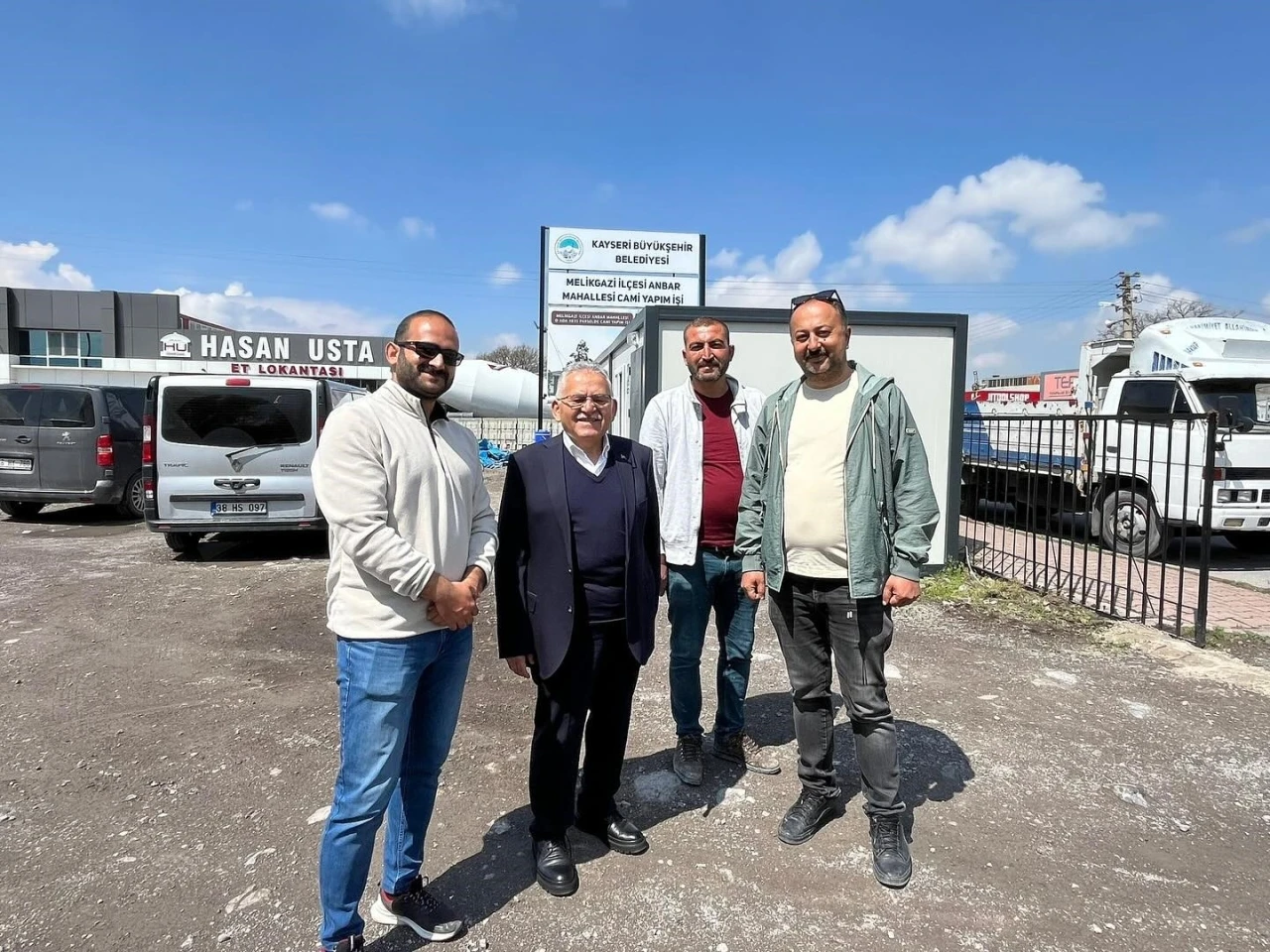 Başkan Büyükkılıç, Anbar’da cami inşaatını inceledi
