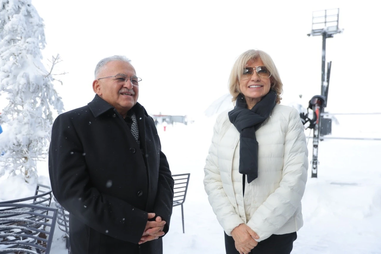 Başkan B&uuml;y&uuml;kkılı&ccedil;, eski Başbakan Tansu &Ccedil;iller&rsquo;e Erciyes&rsquo;i tanıttı
