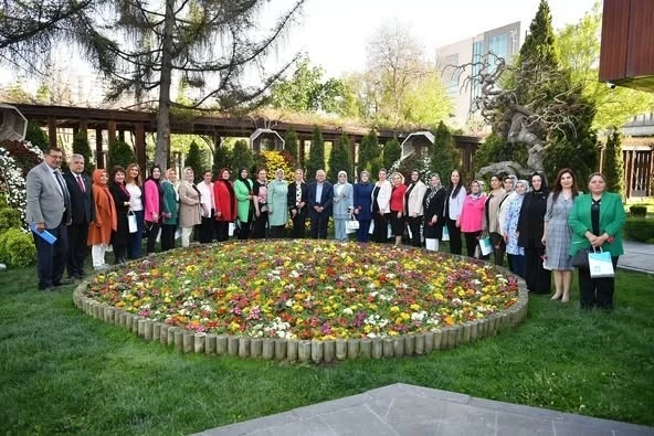Başkan Büyükkılıç, kadın muhtarların Anneler Gününü kutladı
