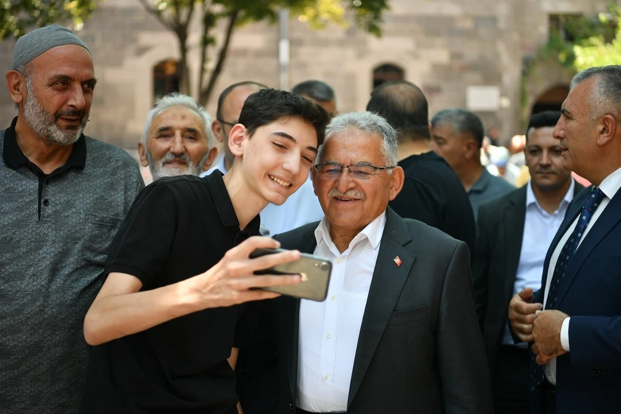 Başkan B&uuml;y&uuml;kkılı&ccedil;, Kayseri&rsquo;nin en beğenilen ilk 5 siyaset&ccedil;isi arasında
