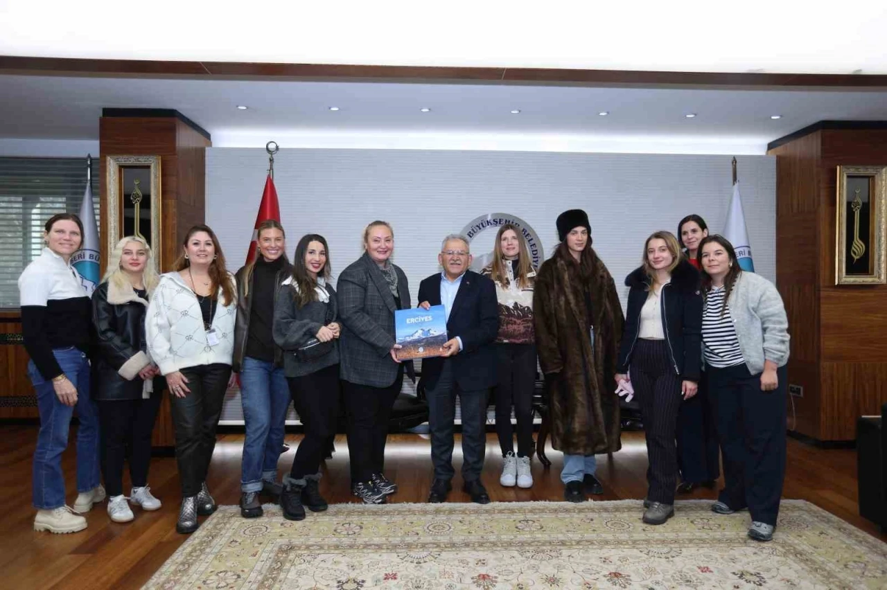 Başkan B&uuml;y&uuml;kkılı&ccedil;, Paris B&uuml;y&uuml;kel&ccedil;iliği K&uuml;lt&uuml;r ve Tanıtma M&uuml;şavirliği heyetini ağırladı
