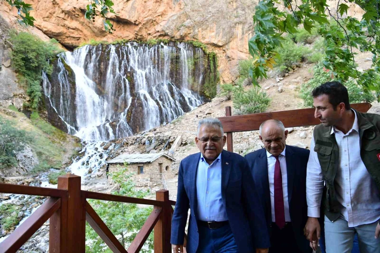 Başkan Büyükkılıç: &quot;Kapuzbaşı ve Derebağ Şelaleleri sizi bekliyor&quot;
