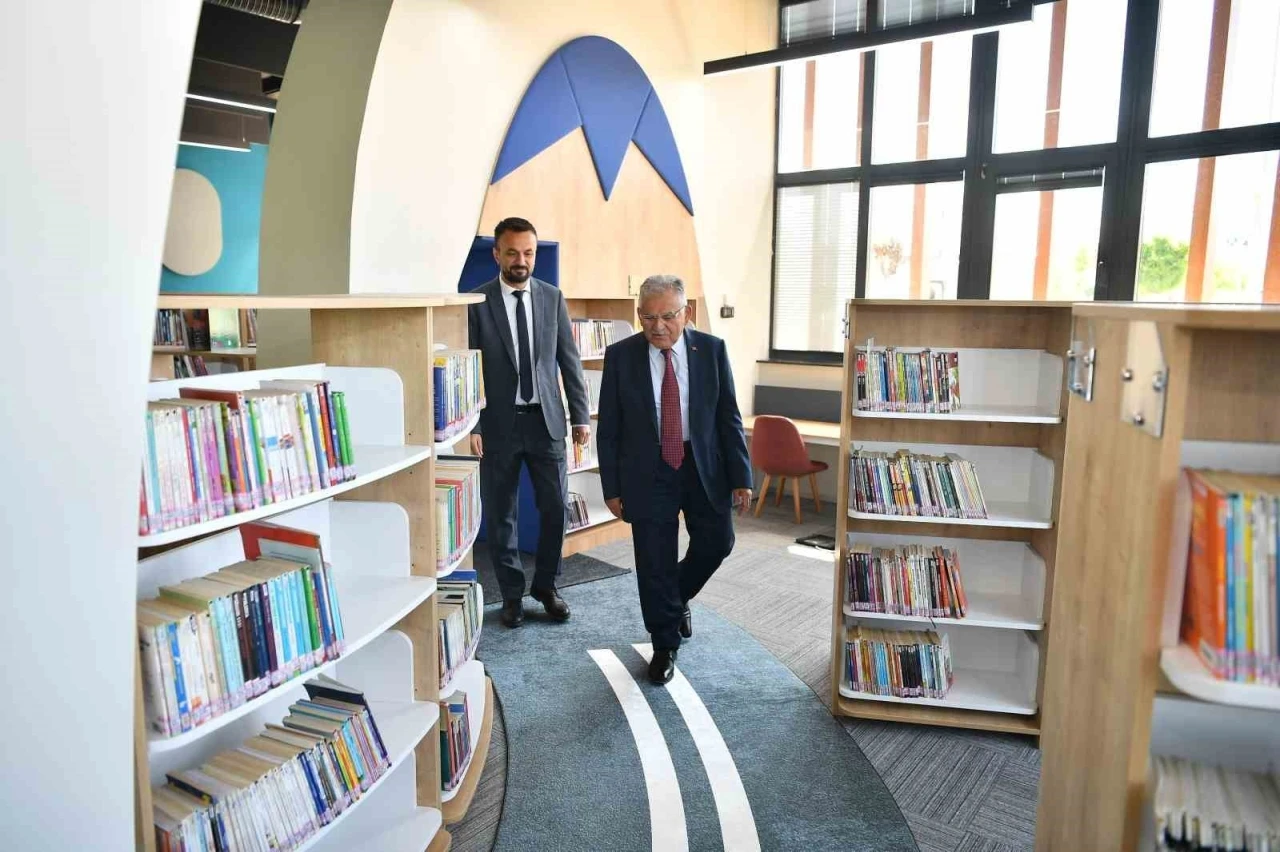 Başkan Büyükkılıç: &quot;Takdire şayan kütüphanemizi Kayseri’mize sunmuş bulunuyoruz&quot;
