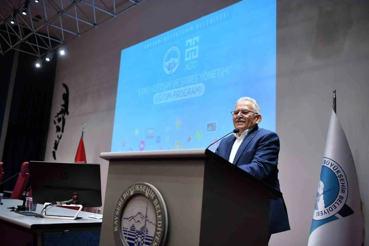 Başkan Büyükkılıç: &quot;Ya öğrenen ol, ya öğreten ol&quot;
