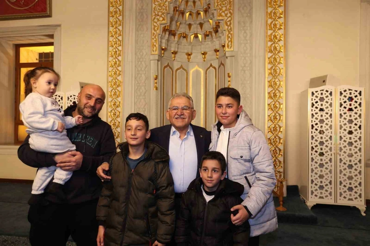 Başkan Büyükkılıç, Ramazan’ın ilk gününde hemşehrileri ile bütünleşti