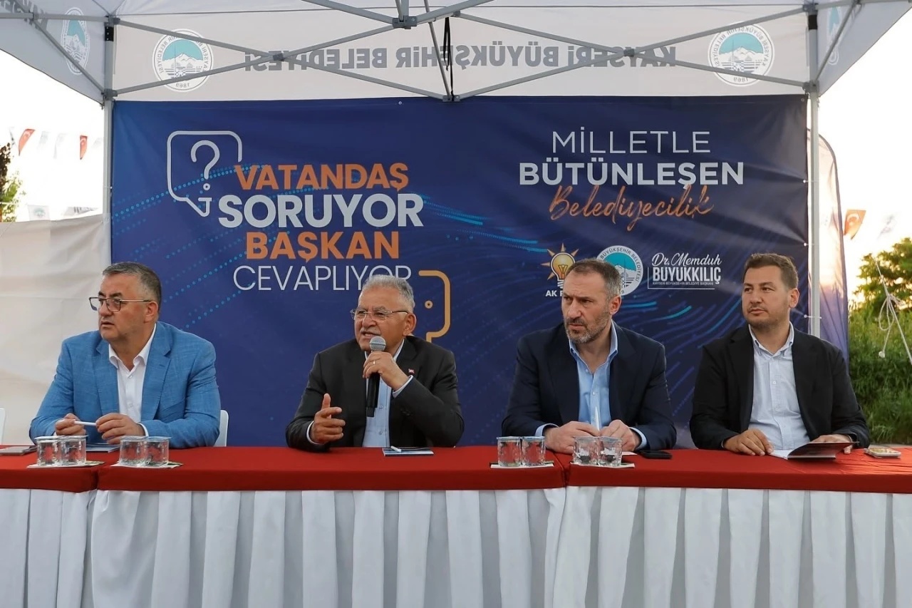Başkan B&uuml;y&uuml;kkılı&ccedil;&rsquo;tan halkla akşam buluşması
