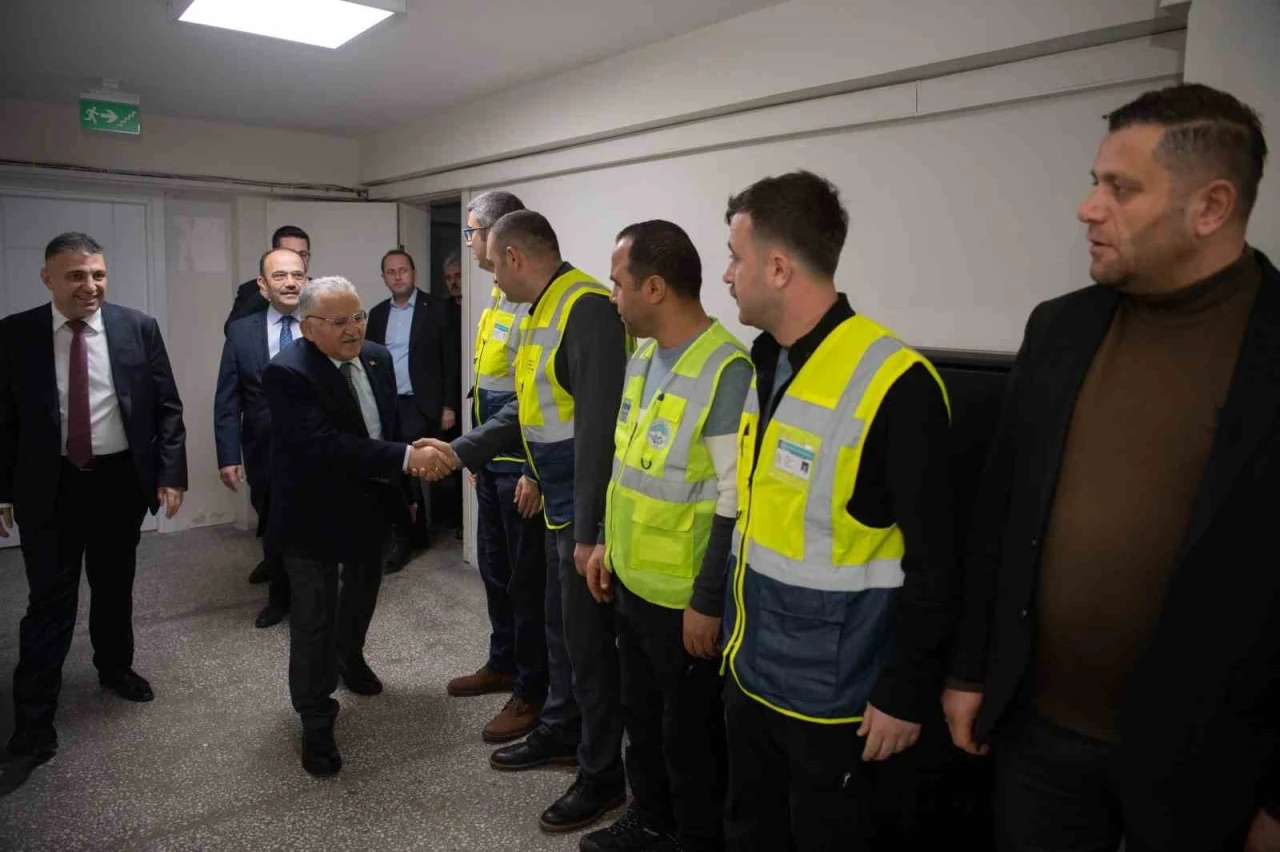 Başkan Büyükkılıç’tan teknik ekip ile sabah çorbası