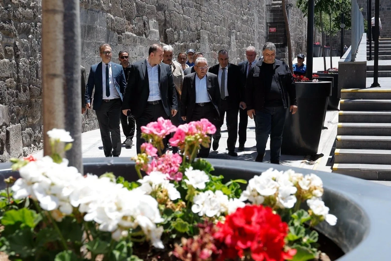 Başkan B&uuml;y&uuml;kkılı&ccedil;, tarihi kalede &ccedil;ocuklarla buluştu
