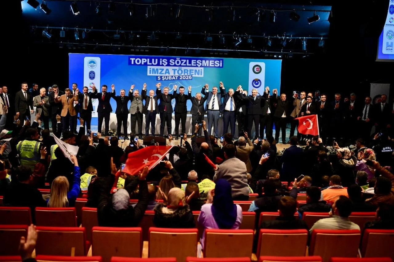 Başkan B&uuml;y&uuml;kkılı&ccedil;, Toplu İş S&ouml;zleşme T&ouml;reni&rsquo;nde personelin sevincine ortak oldu
