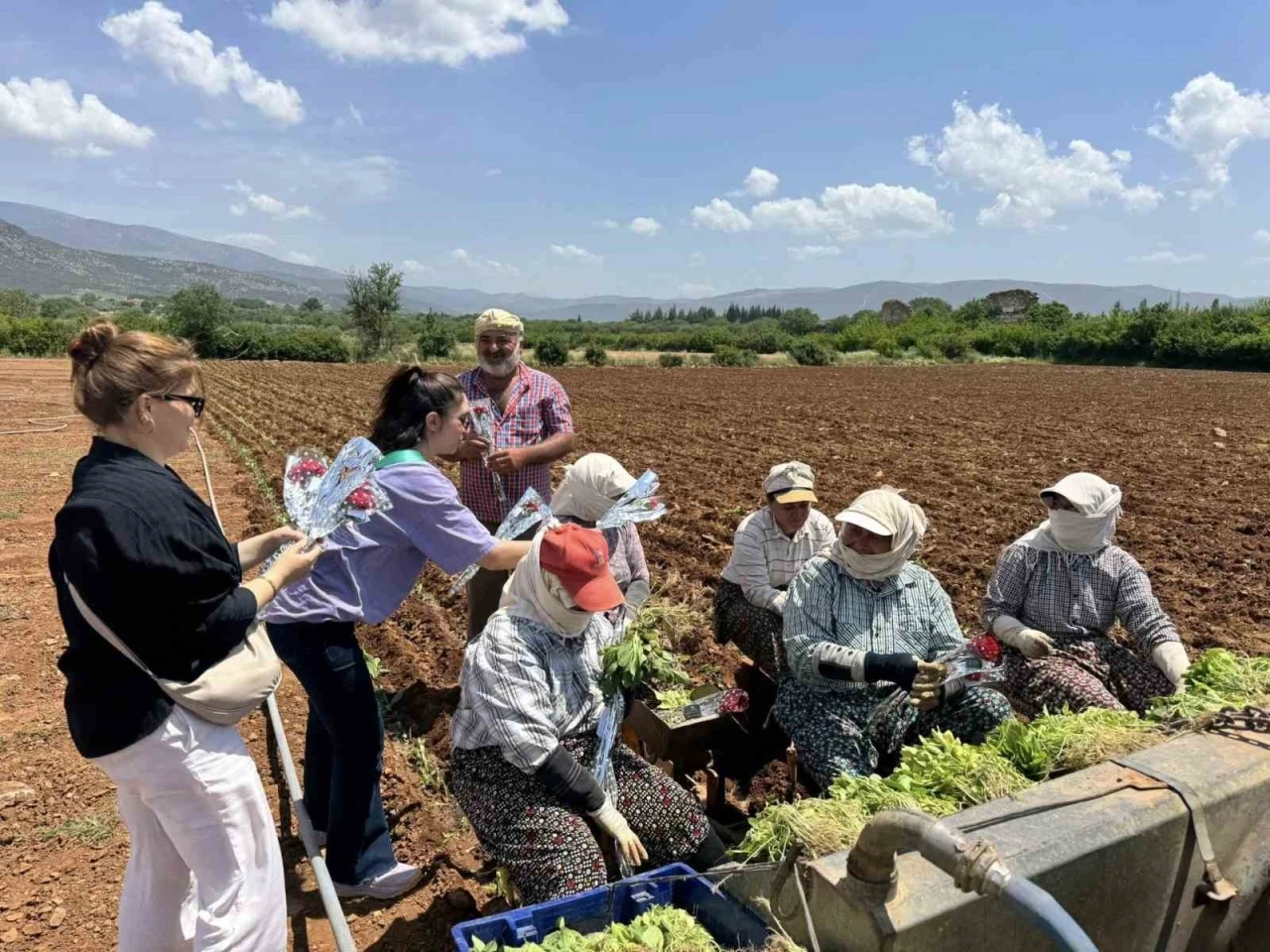 Başkan Büyükyapıcı, anneleri unutmadı
