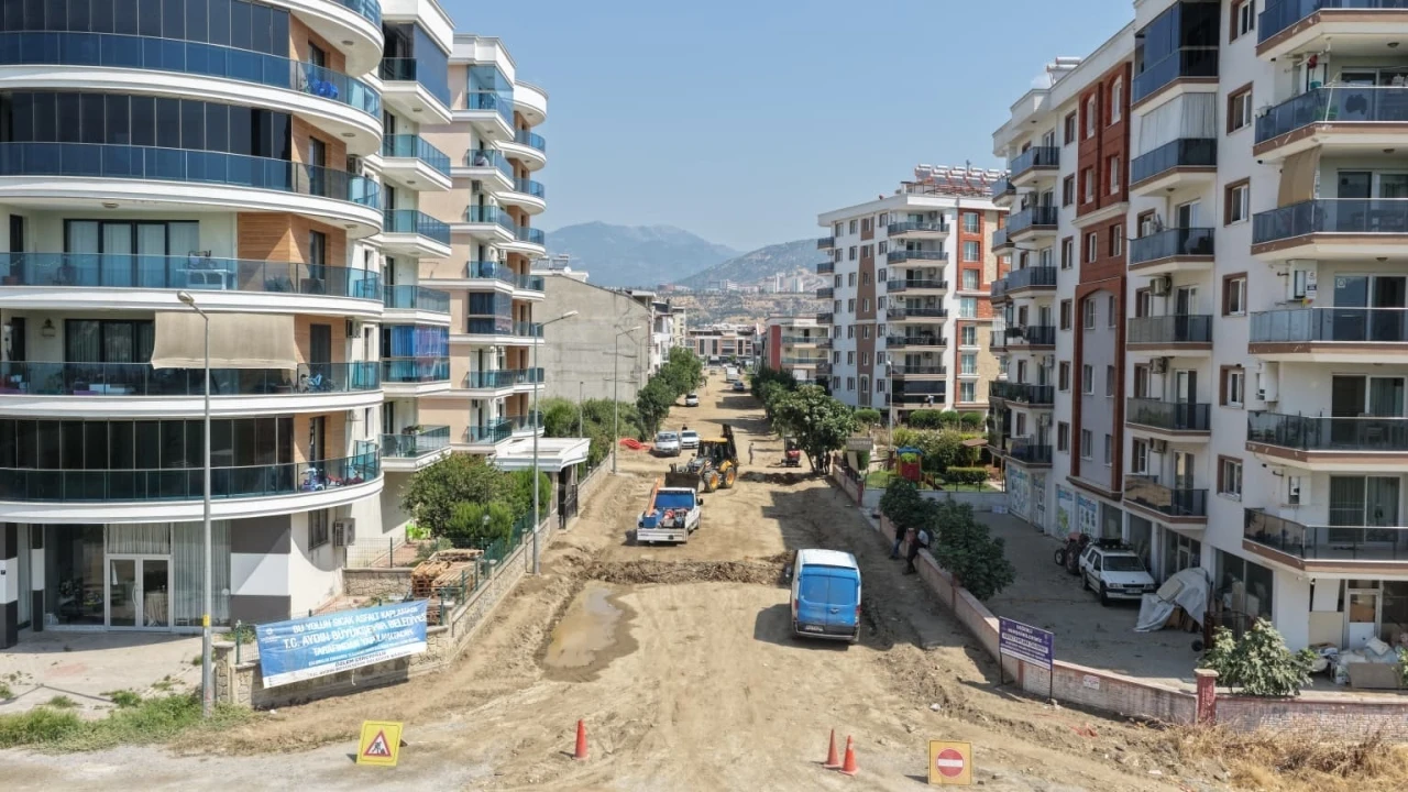 Başkan &Ccedil;er&ccedil;ioğlu Aydın&rsquo;ın d&ouml;rt bir yanından yatırımlarını s&uuml;rd&uuml;r&uuml;yor
