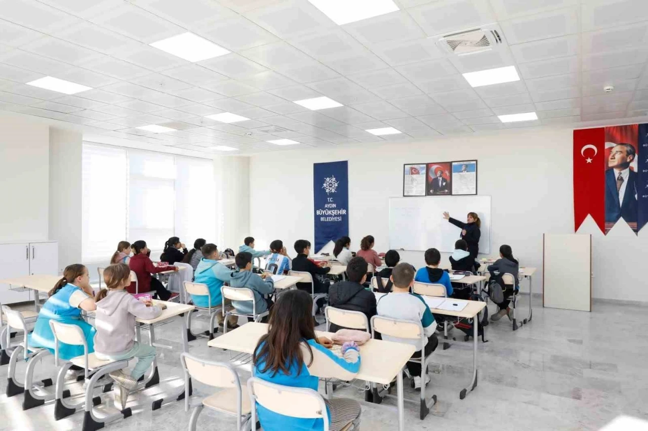 Başkan &Ccedil;er&ccedil;ioğlu&rsquo;ndan eğitime tam destek
