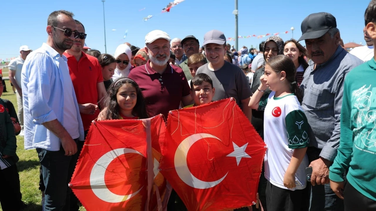 Başkan &Ccedil;olakbayrakdar&rsquo;dan yaz boyunca daha fazla etkinlik m&uuml;jdesi
