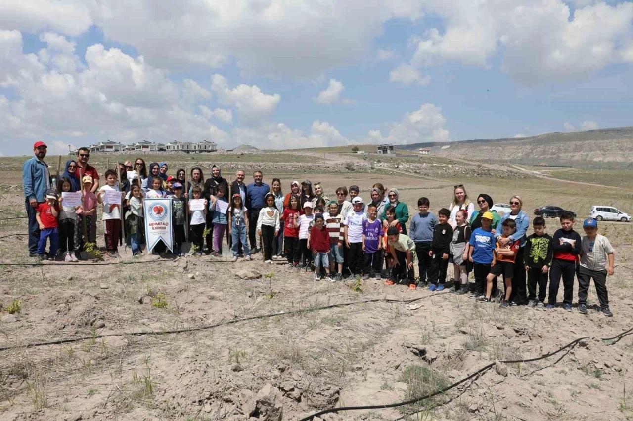 Başkan Çolakbayrakdar: &quot;İklim değişikliğiyle mücadelenin en etkili yolu ağaç dikmektir&quot;
