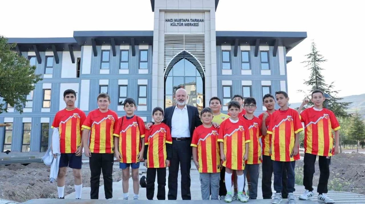 Başkan Çolakbayrakdar: &quot;Şehrimizin en eşsiz merkezi, 7’den 70’e herkesin vazgeçilmezi olacak&quot;
