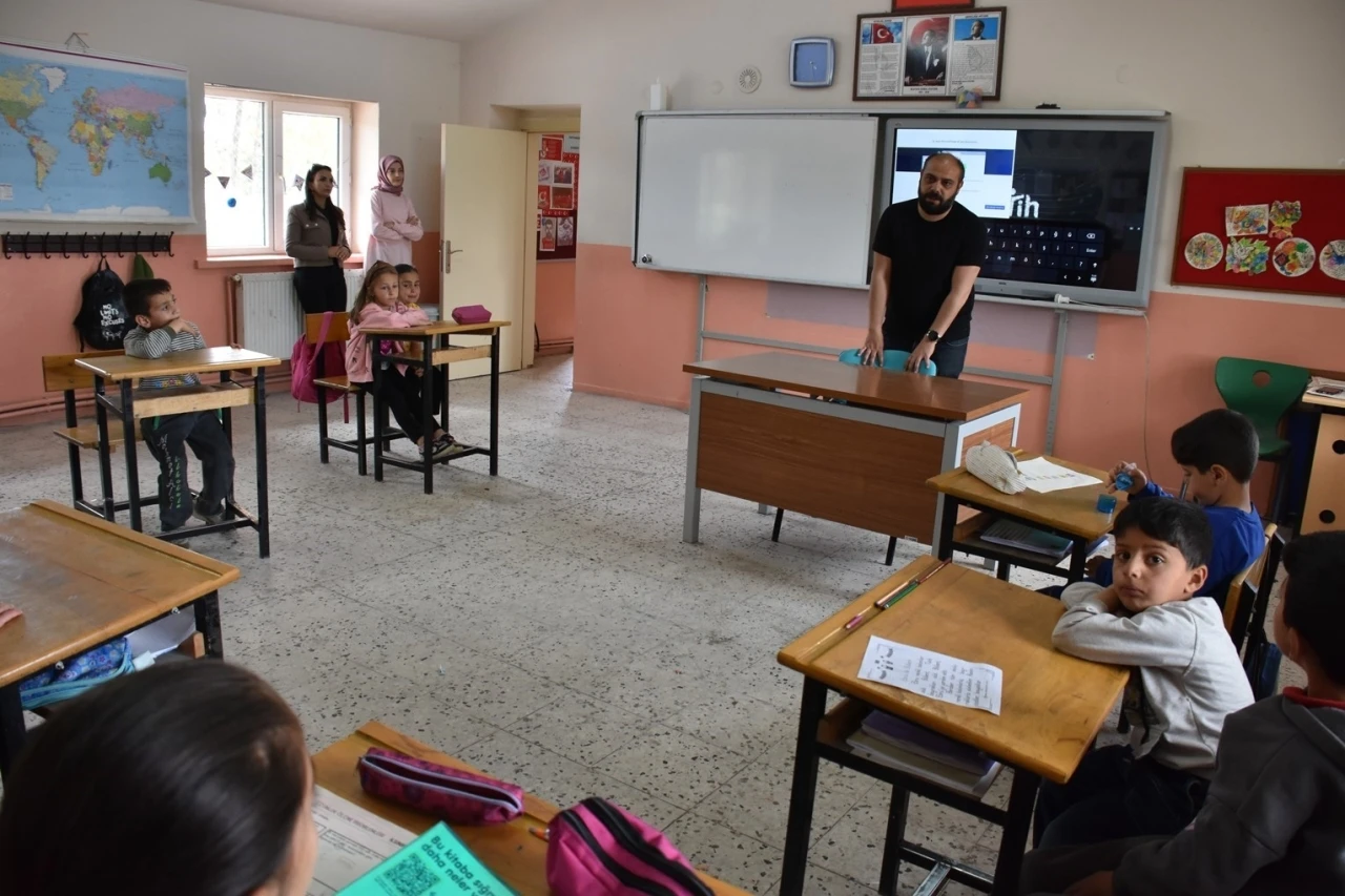 Başkan Çolakbayrakdar: &quot;Türkiye’de ilkleri başaran çevre projeleriyle örnek olmaya edvam ediyoruz&quot;

