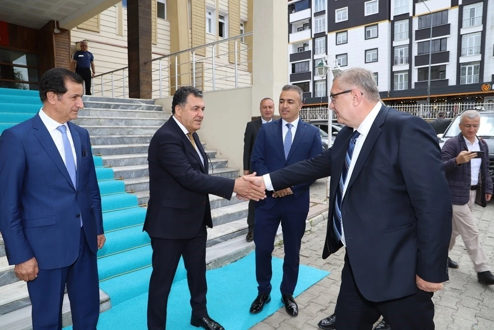 Başkan Demir, Gürcistan heyeti ile bir araya geldi
