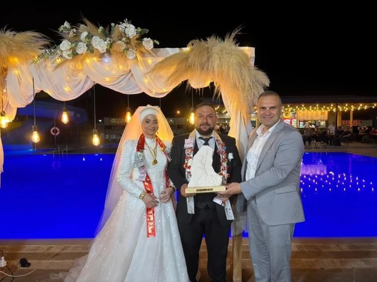 Başkan Dilsiz, Bayırköy’de ailelerin mutlu günlerinde yanlarında oldu
