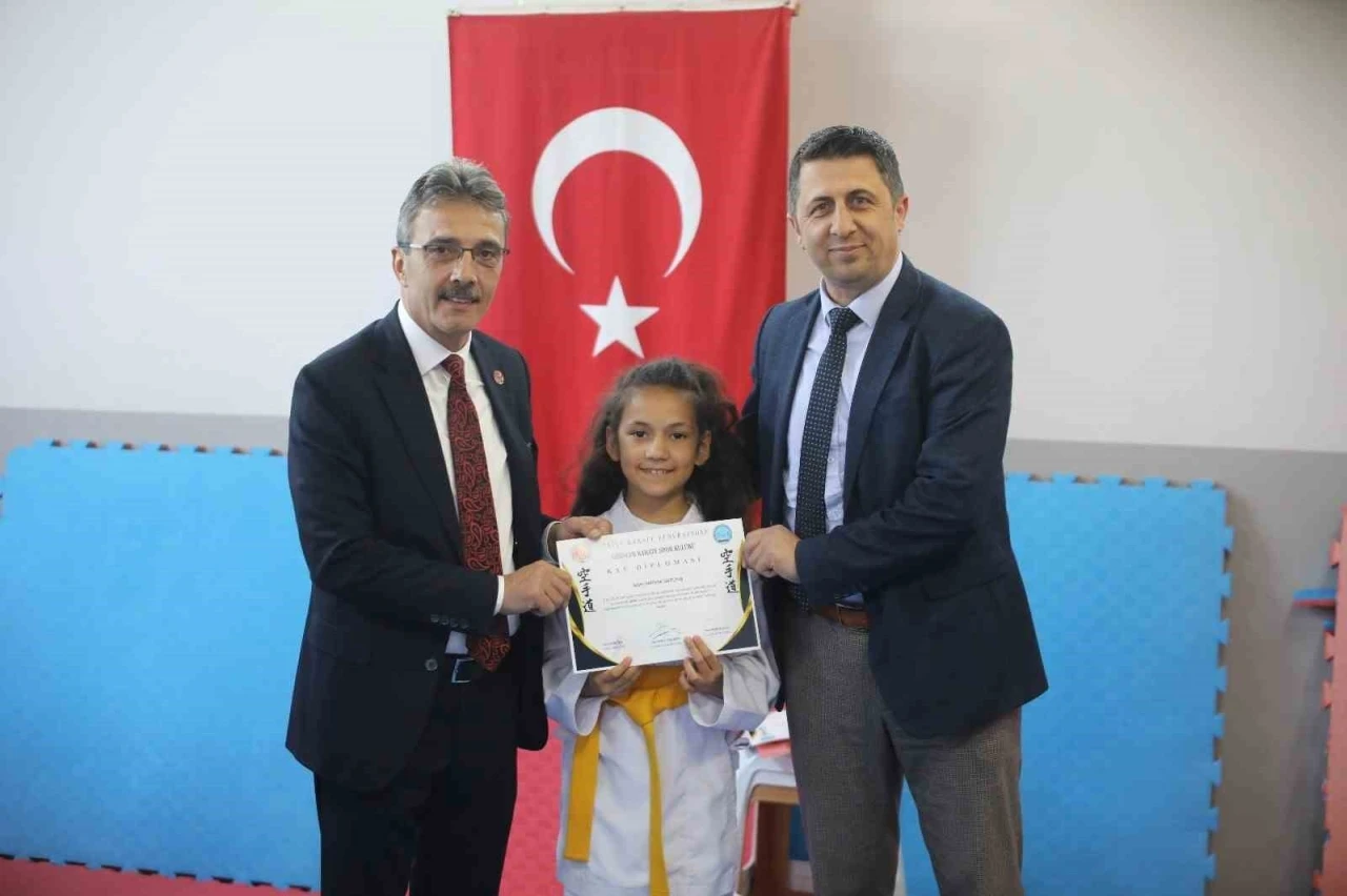 Başkan Dinç: &quot;Çocuklarımız için en güzel aktivite spordur&quot;
