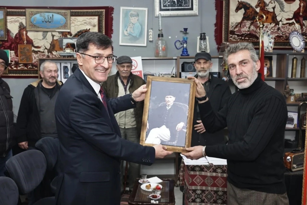 Başkan Ey&uuml;p Kahveci, antika ve mezat buluşmalarına katıldı
