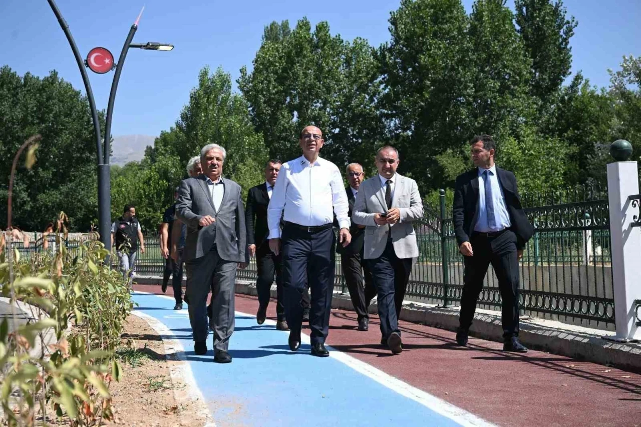 Başkan Ge&ccedil;it: "Beylerderesi Yaşam Vadisi, Yeşilyurt&rsquo;un turizm ve sosyal yaşamına yeni bir soluk getirecek"

