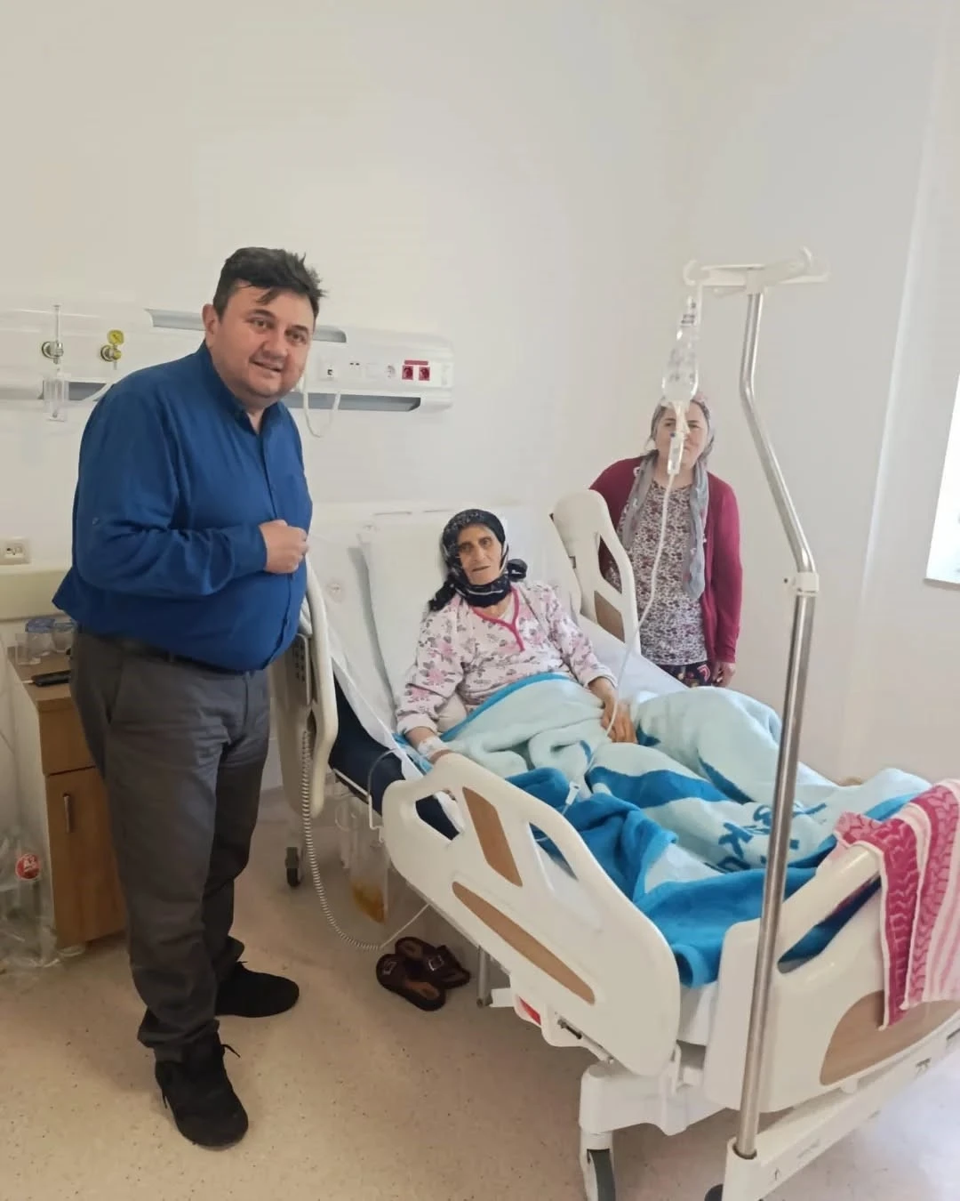 Başkan Gülmez’den anlamlı Anneler Günü ziyareti
