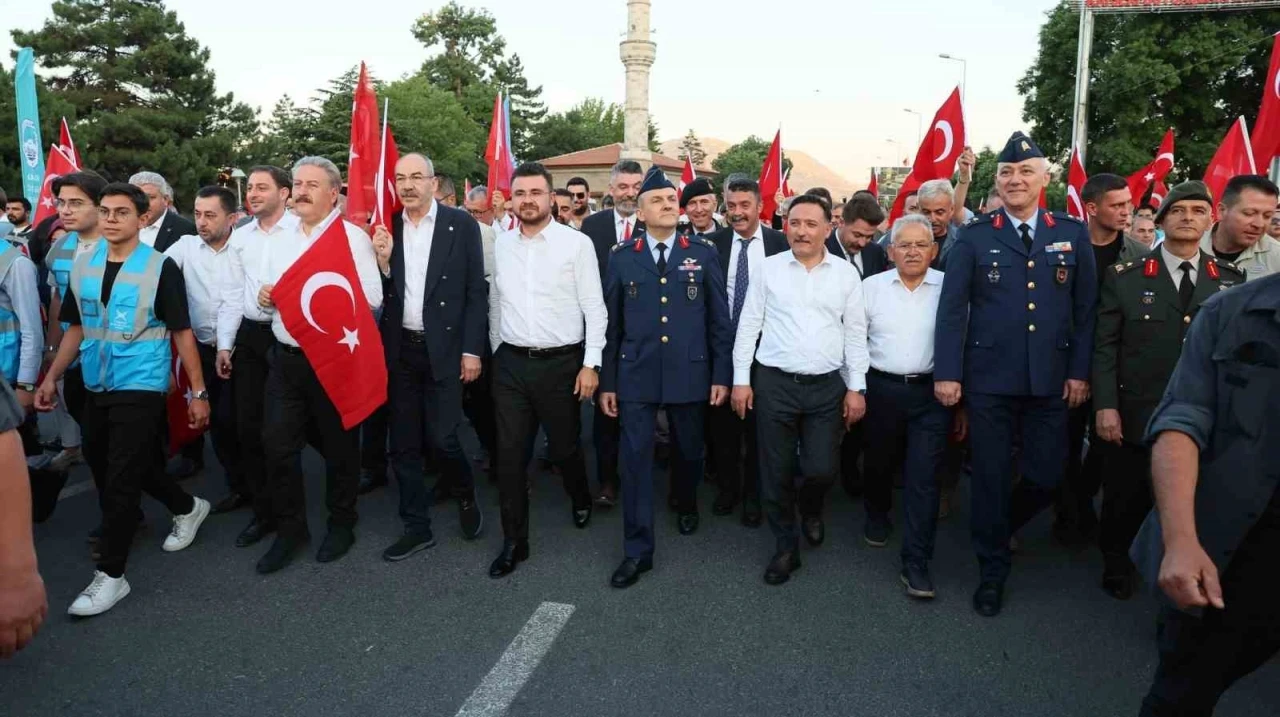 Başkan G&uuml;lsoy: "Milli iradeye sahip &ccedil;ıkmaya devam ediyoruz"

