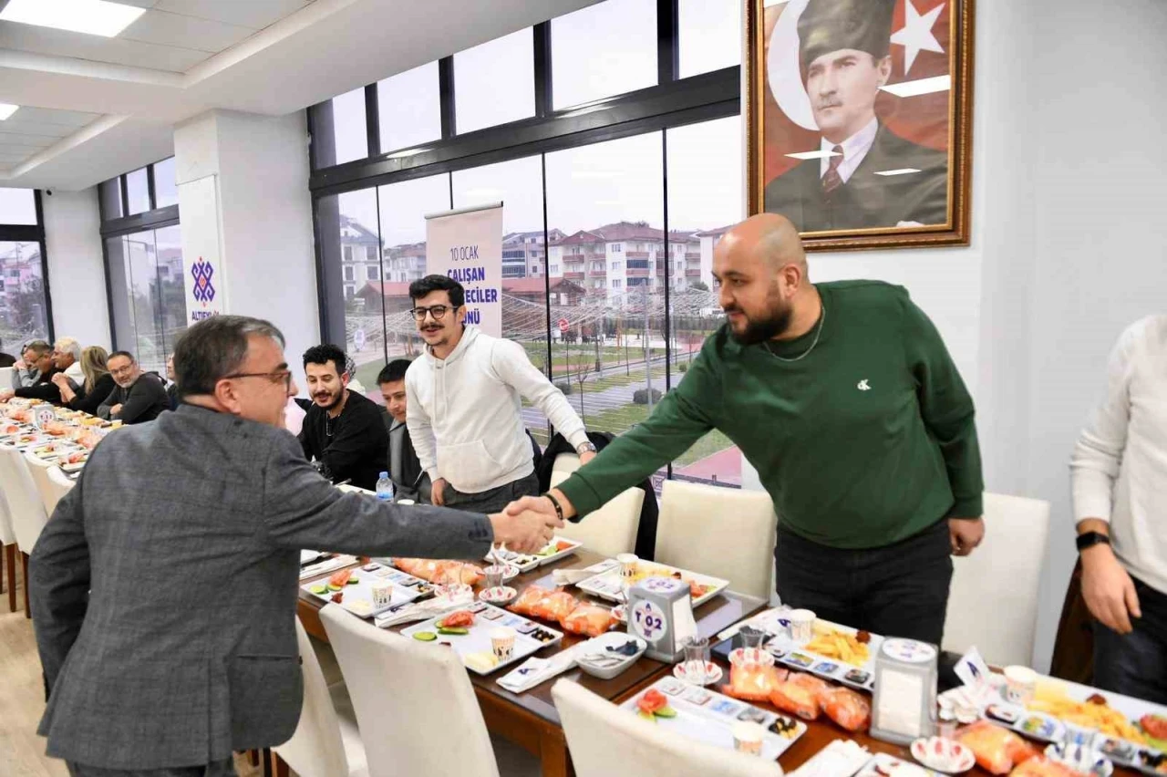 Başkan Hakan Şehirli, &Ccedil;alışan Gazeteciler G&uuml;n&uuml;&rsquo;nde basınla buluştu
