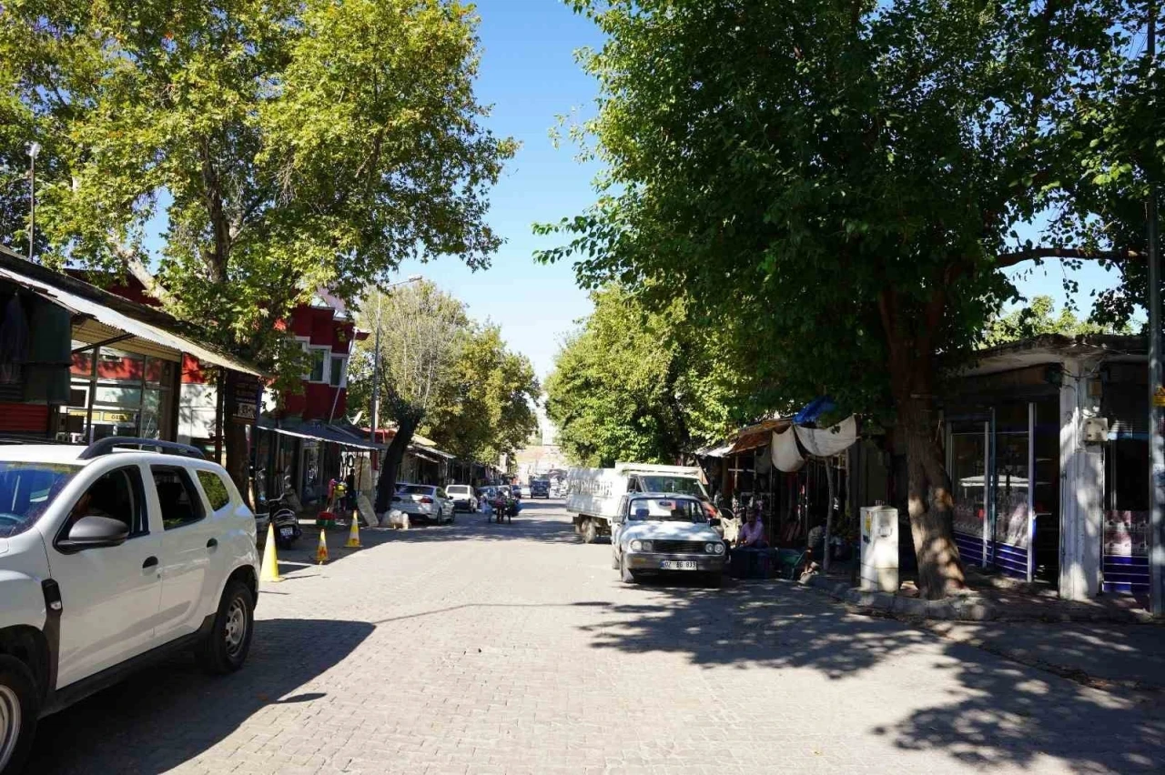 Başkan Hallaç: &quot;Kapalı Çarşı Projesi tüm Kahtalıların ortak hayaliydi&quot;

