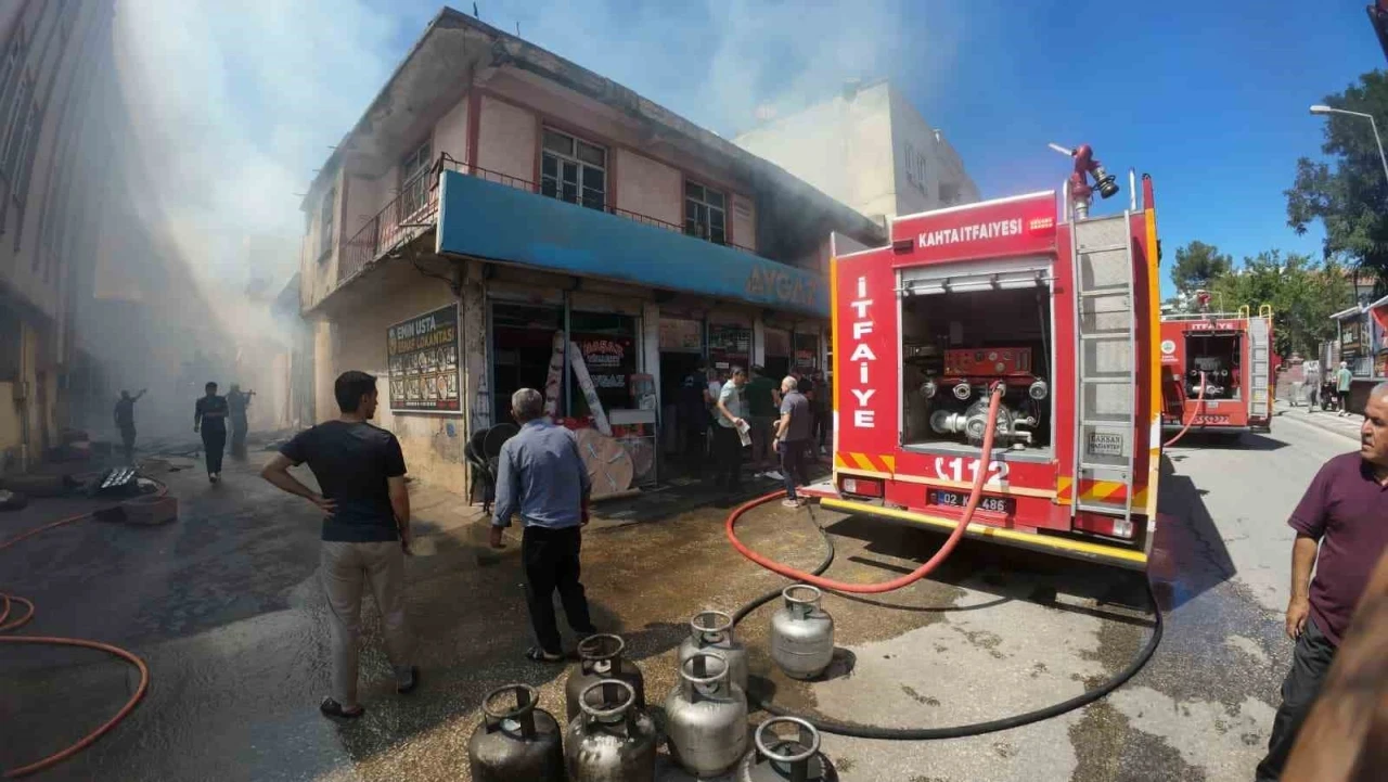 Başkan Halla&ccedil;&rsquo;tan Adeviye Bulvarı&rsquo;ndaki yangınla ilgili a&ccedil;ıklama
