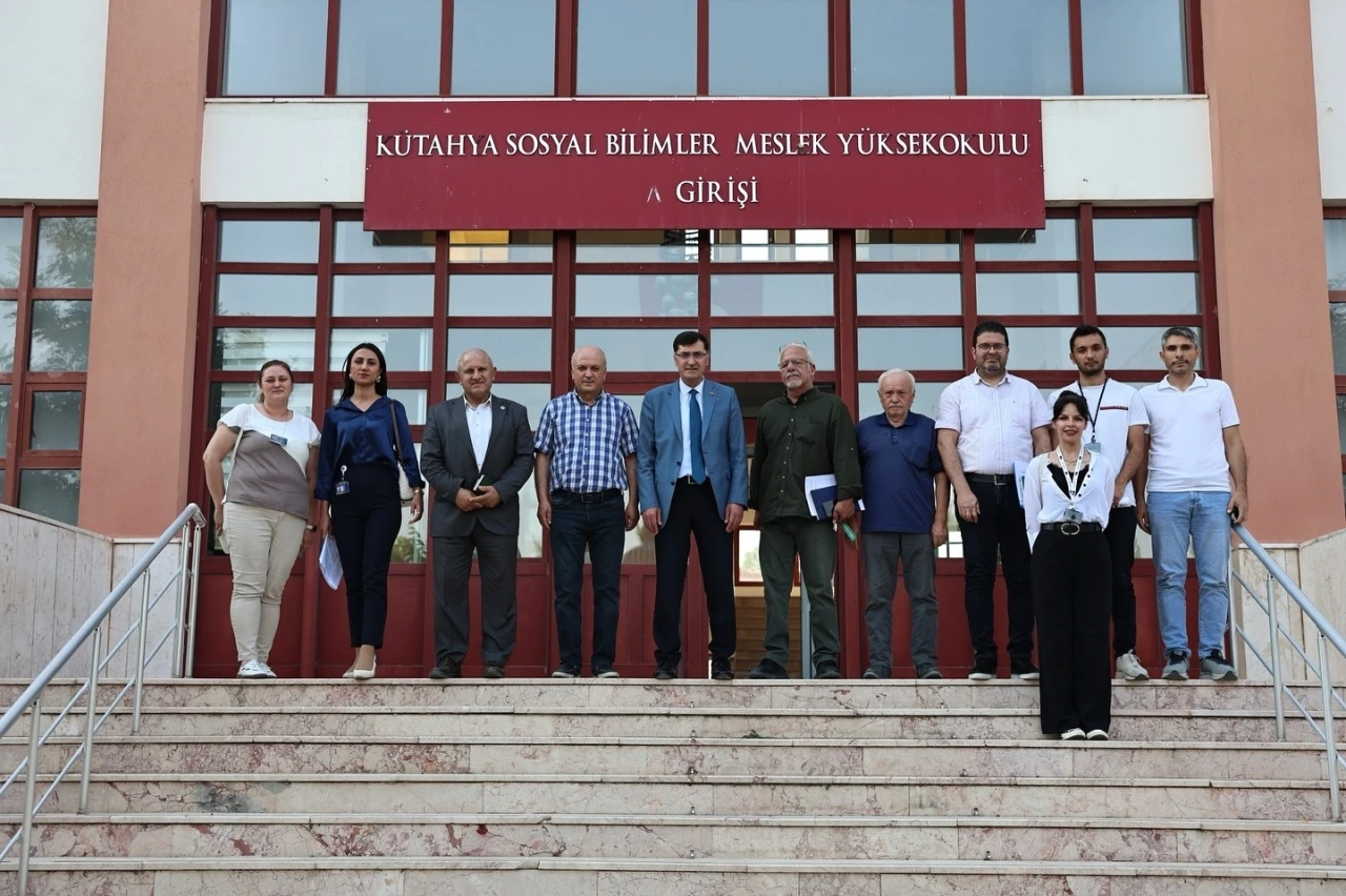 Başkan Kahveci’den DPÜ Sosyal Bilimler MYO’ya ziyaret

