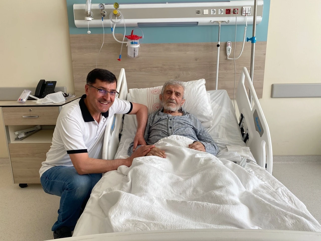 Başkan Kahveci’den Süleyman Canan’a geçmiş olsun ziyareti
