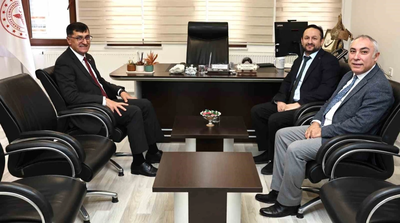 Başkan Kahveci, &quot;Belediye ile sağlık kurumları arasındaki iş birliğini geliştireceğiz&quot;
