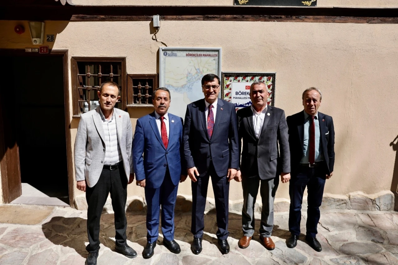 Başkan Kahveci: &quot;Şehrimizi ortak akılla yönetmek için muhtarlarımızın fikirleri bizler için çok kıymetli&quot;

