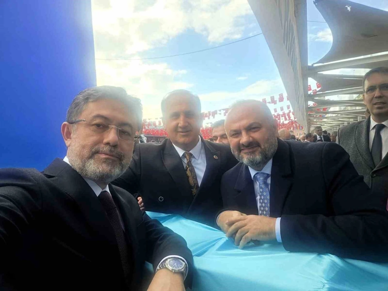 Başkan Kaya, Bakan Yumaklı ile deve g&uuml;reşlerini g&ouml;r&uuml;şt&uuml;
