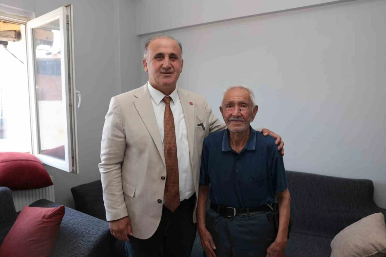 Başkan Kaya, şehit babalarını unutmadı
