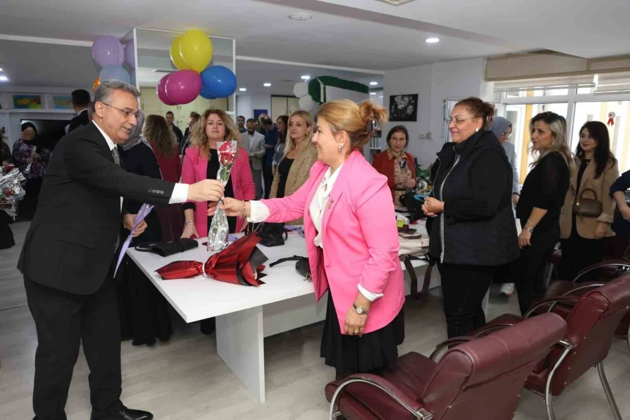 Başkan Kurnaz’dan öğretmenlere anlamlı jest: &quot;Geleceğimizi şekillendiriyorsunuz&quot;
