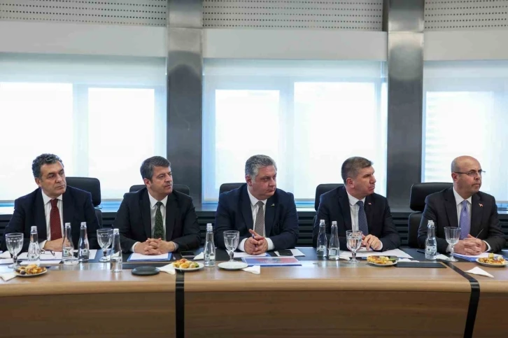 Başkan Mehmet Gürel, İl Belediye Başkanları Toplantısına katıldı
