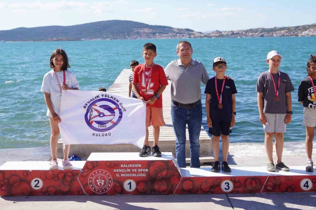 Başkan Mesut Ergin, B&ouml;lge Yelken Yarışları&rsquo;nda sporcuların heyecanına ortak oldu
