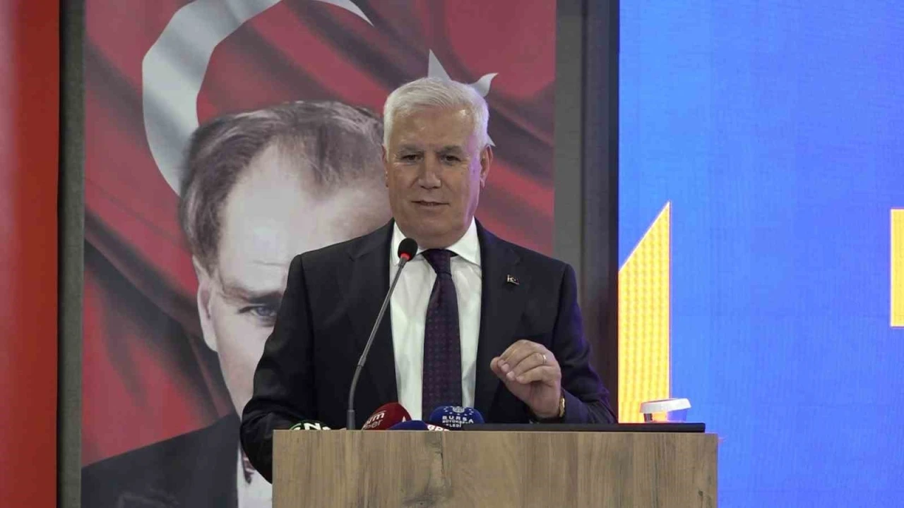 Başkan Mustafa Bozbey, Burulaş’taki grev kararına ilişkin konuştu.
