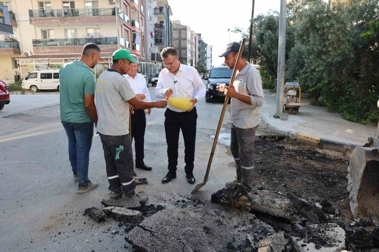 Başkan &Ouml;k&uuml;zc&uuml;oğlu&rsquo;ndan babasının tarifiyle iş&ccedil;ilere serin mola
