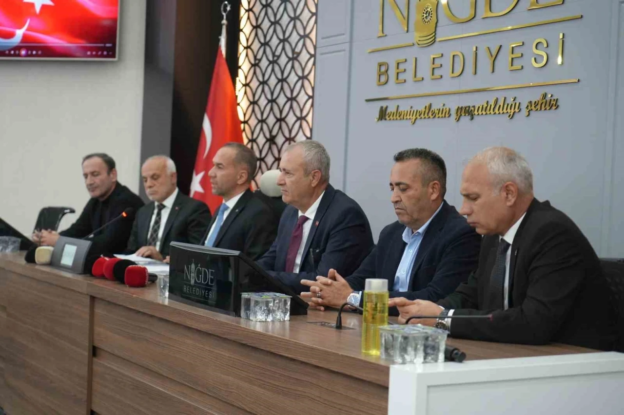Başkan &Ouml;zdemir&rsquo;den ulaşım a&ccedil;ıklaması: "Vatandaşımızın mağdur edilmesine izin vermeyeceğiz"
