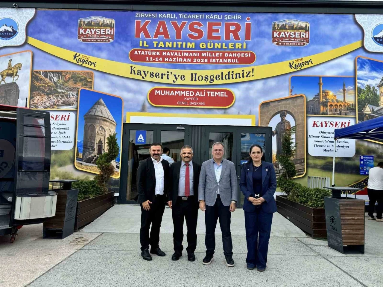 Başkan &Ouml;zdoğan: "Hacılar&rsquo;ımızın değerlerine İstanbul&rsquo;da yoğun ilgi g&ouml;sterildi"
