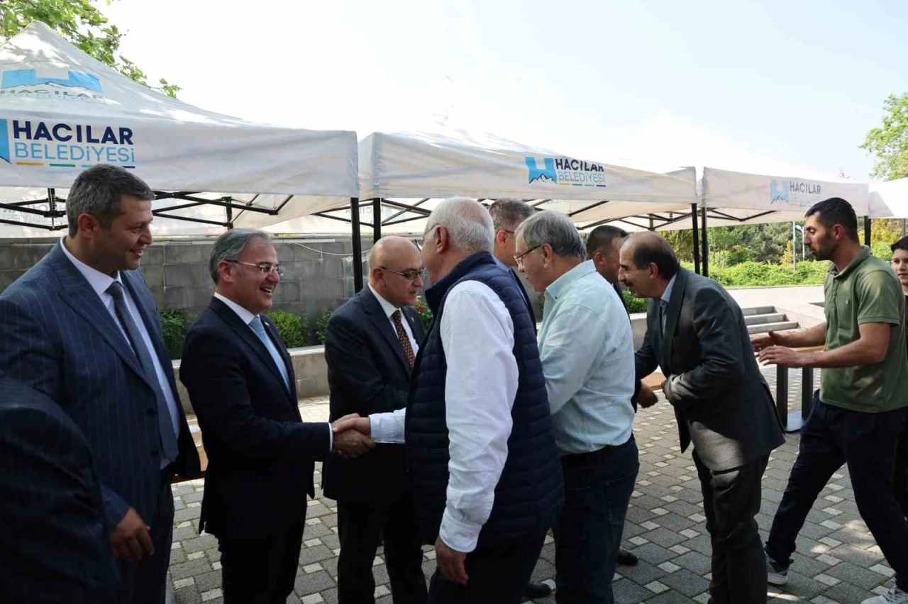 Başkan Özdoğan: &quot;Kurban Bayramı, birlik ve beraberliğimizin en güzel vesilesidir&quot;
