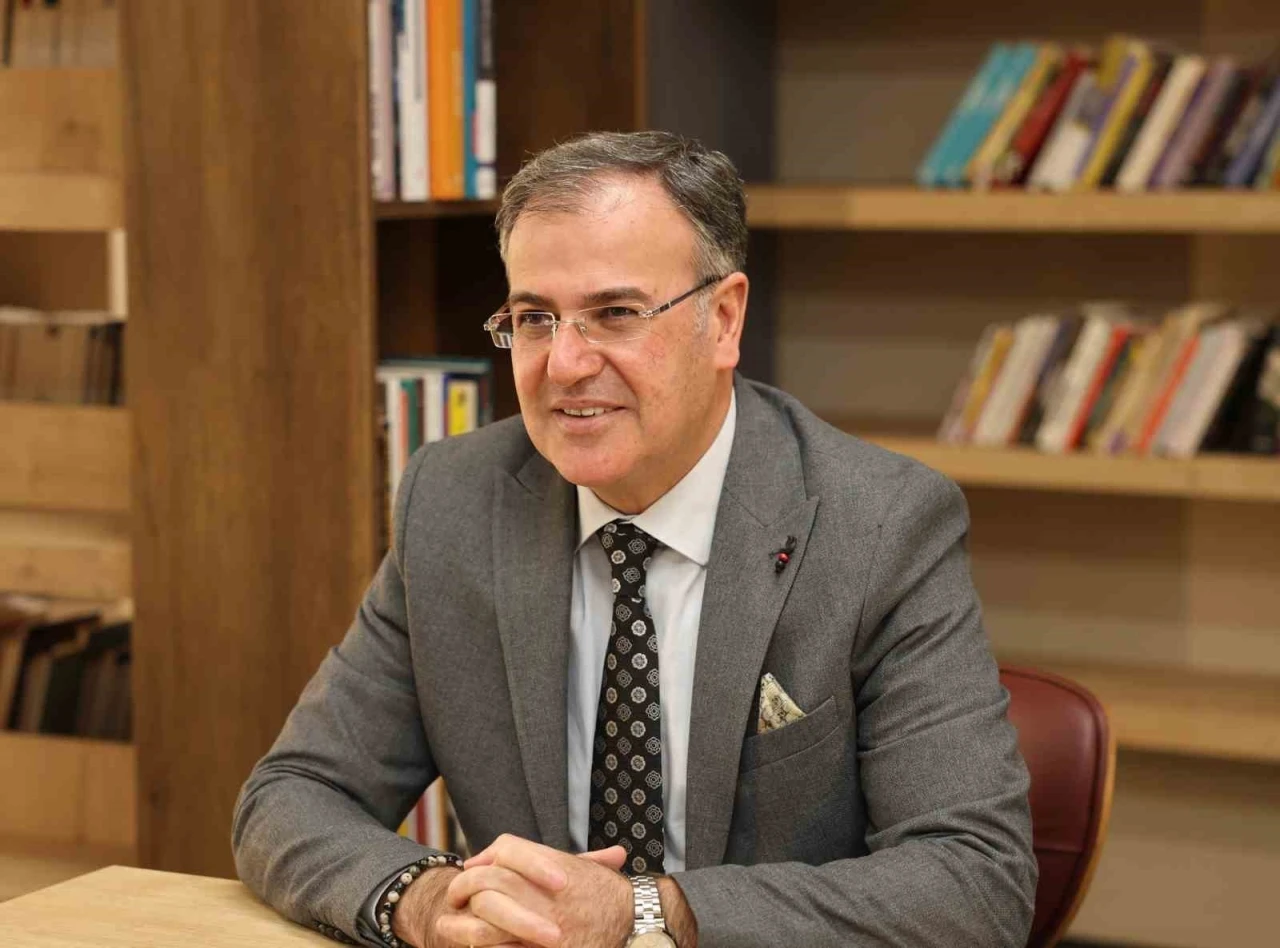 Başkan Özdoğan: &quot;Öğretmenlerimizin her konuda yanlarında olmayı sürdüreceğiz&quot;
