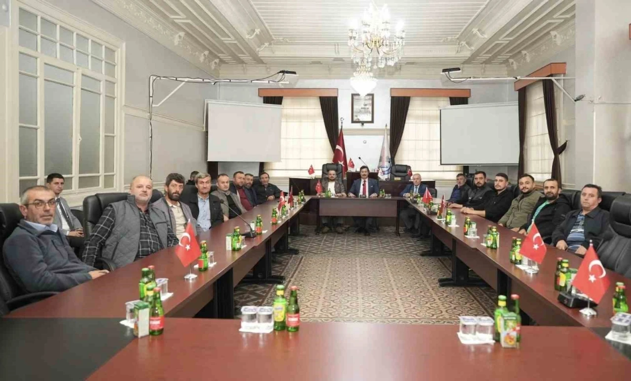 Başkan Özel, &quot;Mahallelerimizi halkımız ile el ele geliştiriyoruz&quot;
