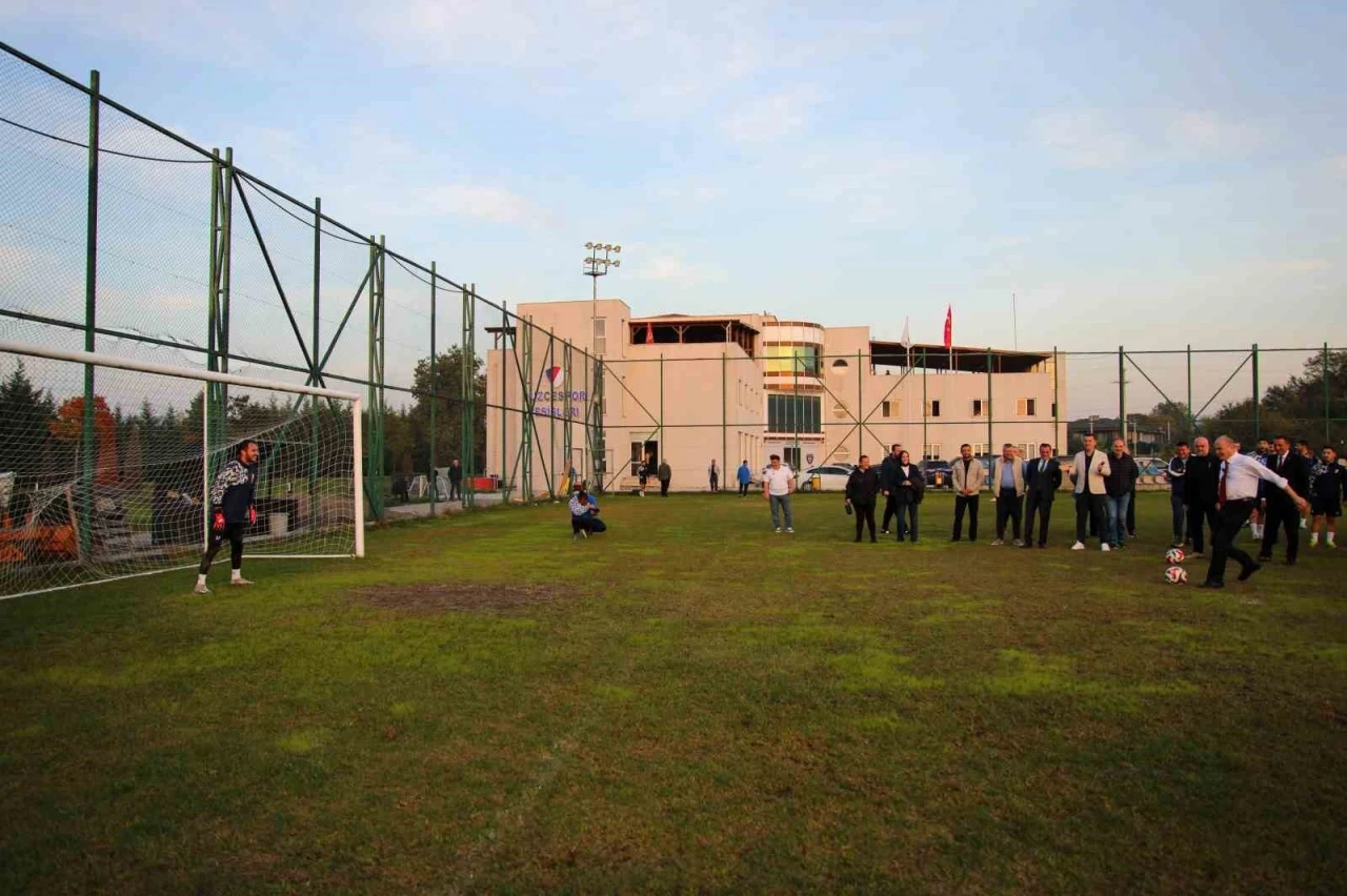 Başkan Özlü’den Düzcesporlu oyunculara prim sözü verdi
