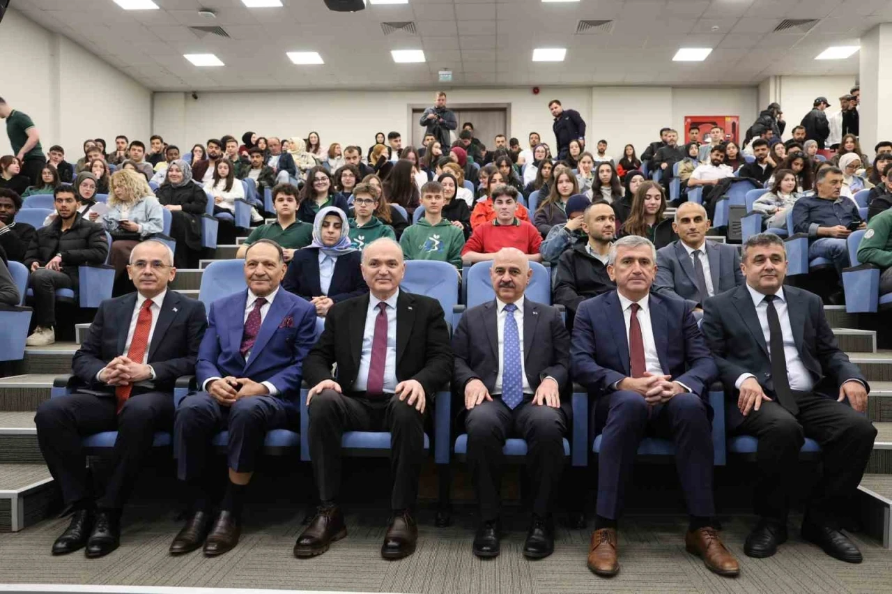 Başkan Özlü &quot;Ne olursan ol, en iyisi ol&quot;
